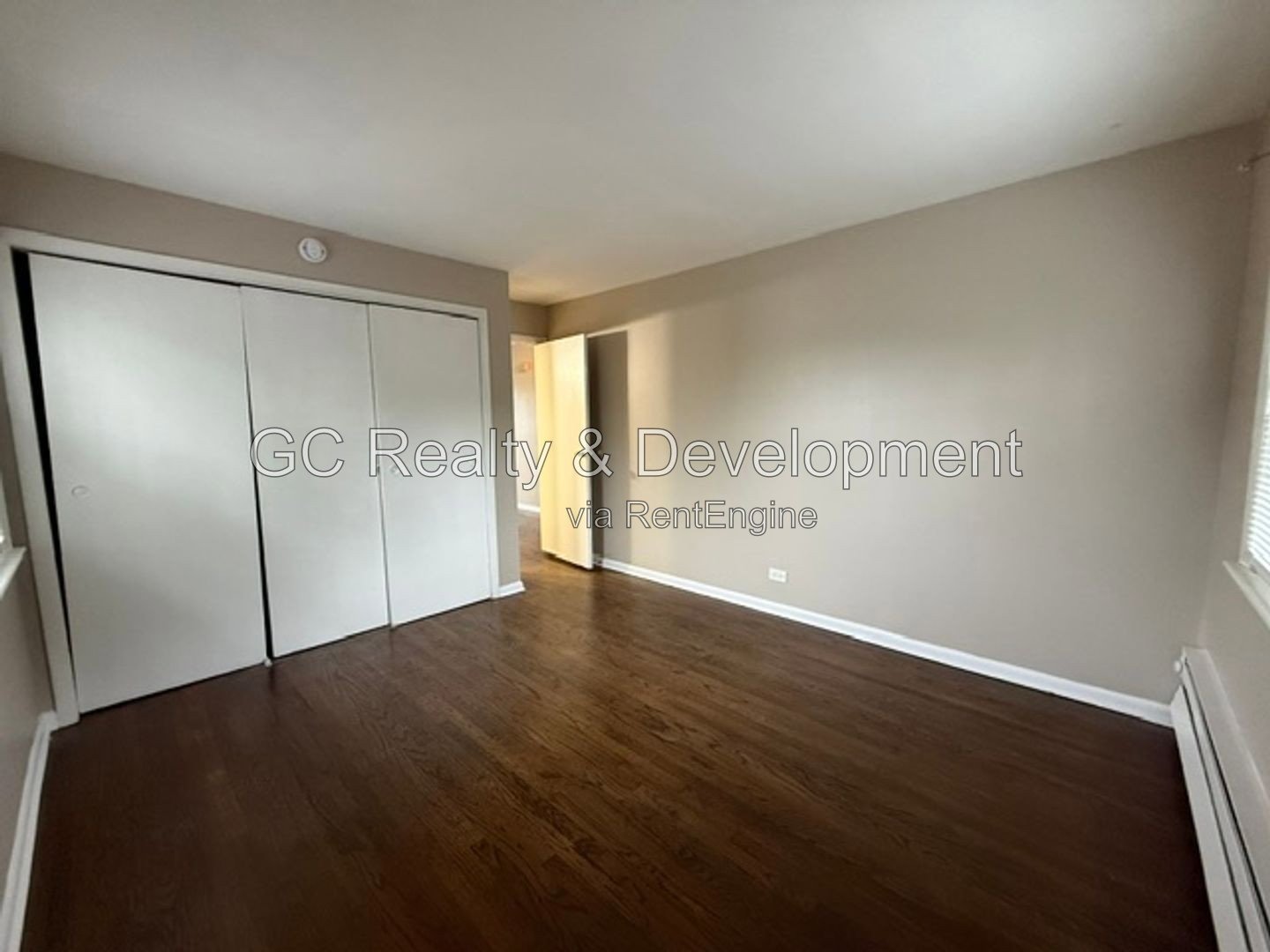 *** CRYSTAL LAKE / 2BR-1BA / PARKING INCLUDED / APPLIANCES INCLUDED / PET FRIENDLY / ONLY PAY ELECTRIC *** property image