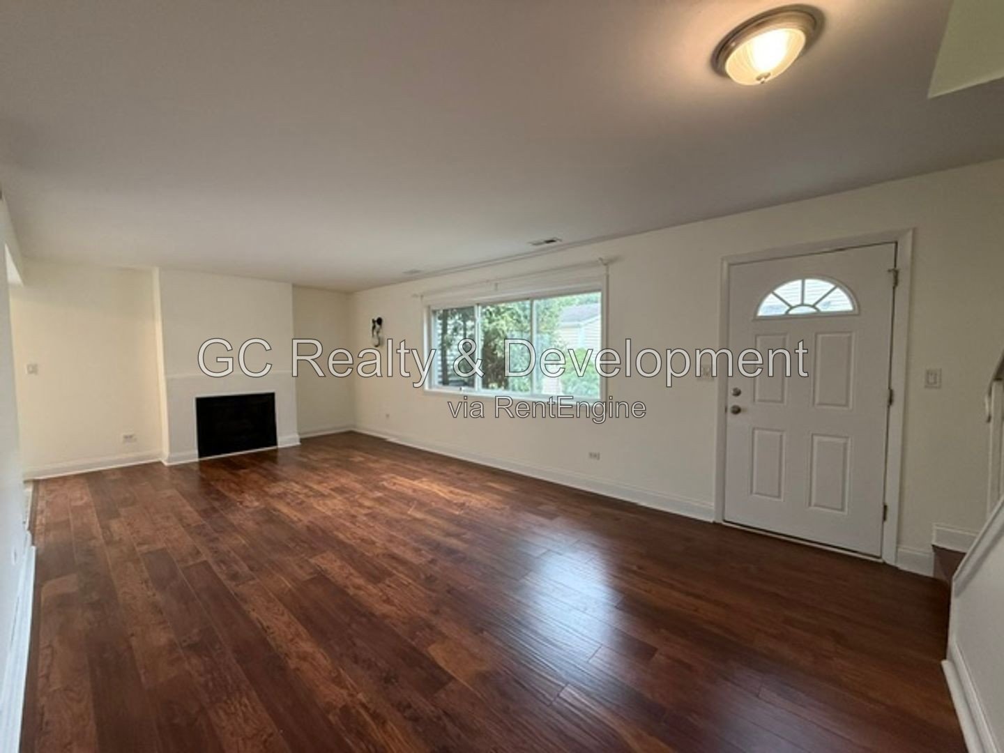 *** 2 BDRM - 1.5 BTH / PET FRIENDLY / GARAGE PARKING / IN UNIT LAUNDRY / SS APPL *** property image