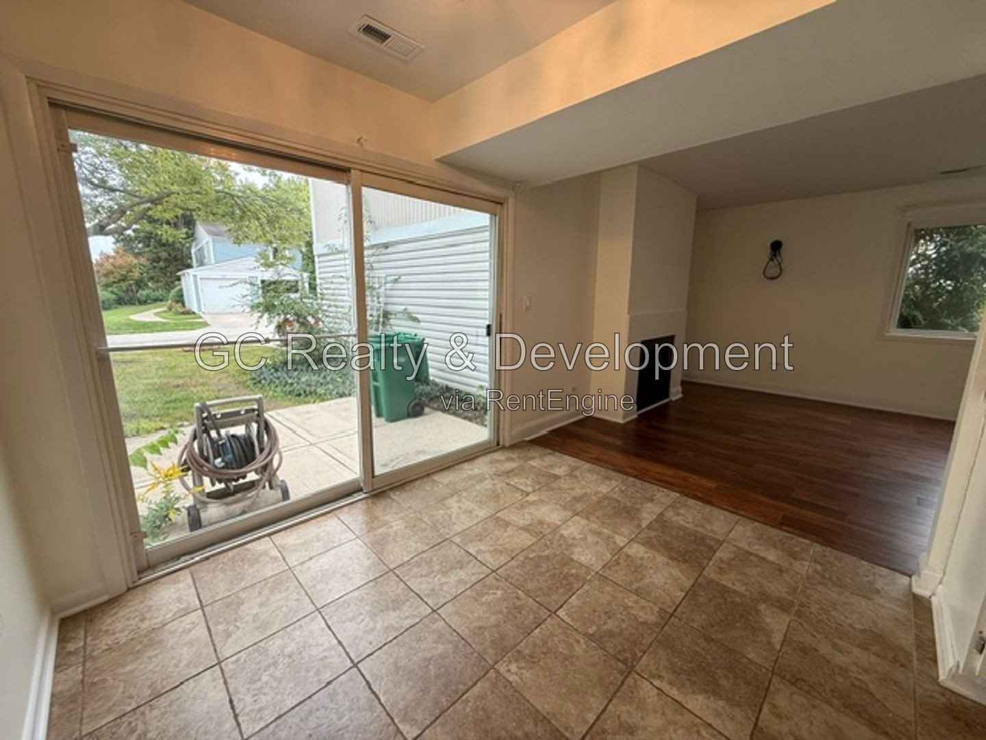 *** 2 BDRM - 1.5 BTH / PET FRIENDLY / GARAGE PARKING / IN UNIT LAUNDRY / SS APPL *** property image