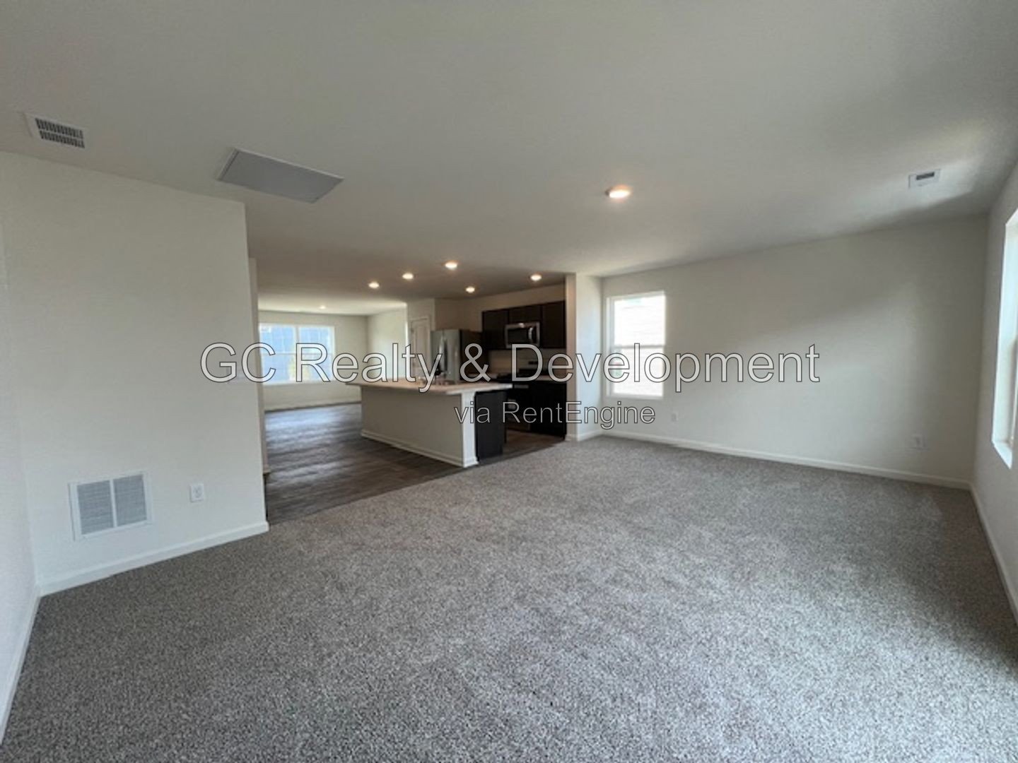 *** 3 LEVEL END UNIT TOWNHOME / 3 BDRM - 2.5 BTH / AMENITIES INCL / ATTACHED 2 CAR GARAGE *** property image