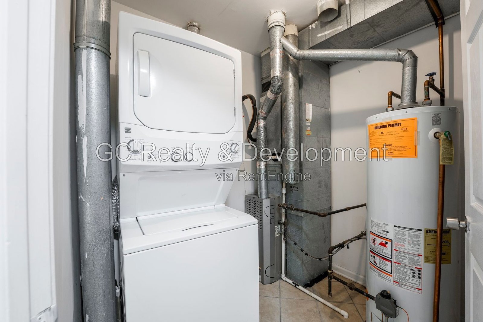 *** 2BR - 2BA / CENTRAL AC / IN-UNIT LAUNDRY / ATTACHED GARAGE / STORAGE / SHOPPING NEARBY *** property image