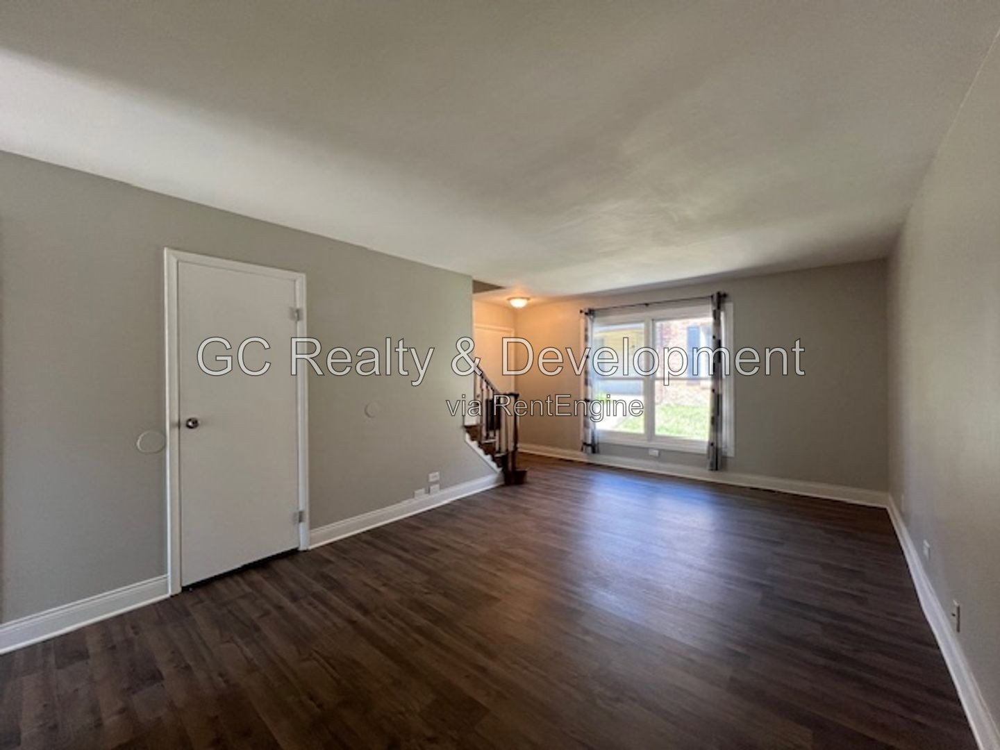 *** UPDATED TOWNHOME / 2BR - 1.5BA / SS APPLIANCES / FENCED PATIO / PARKING INCL *** property image