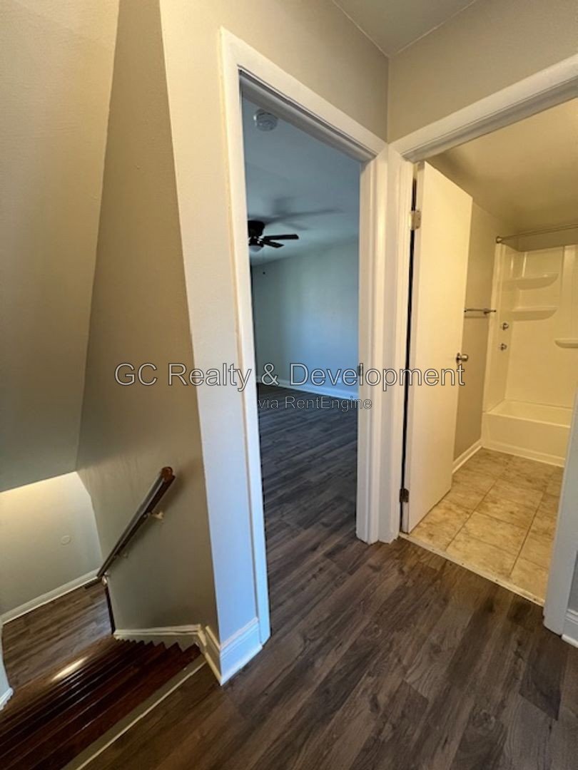 *** UPDATED TOWNHOME / 2BR - 1.5BA / SS APPLIANCES / FENCED PATIO / PARKING INCL *** property image