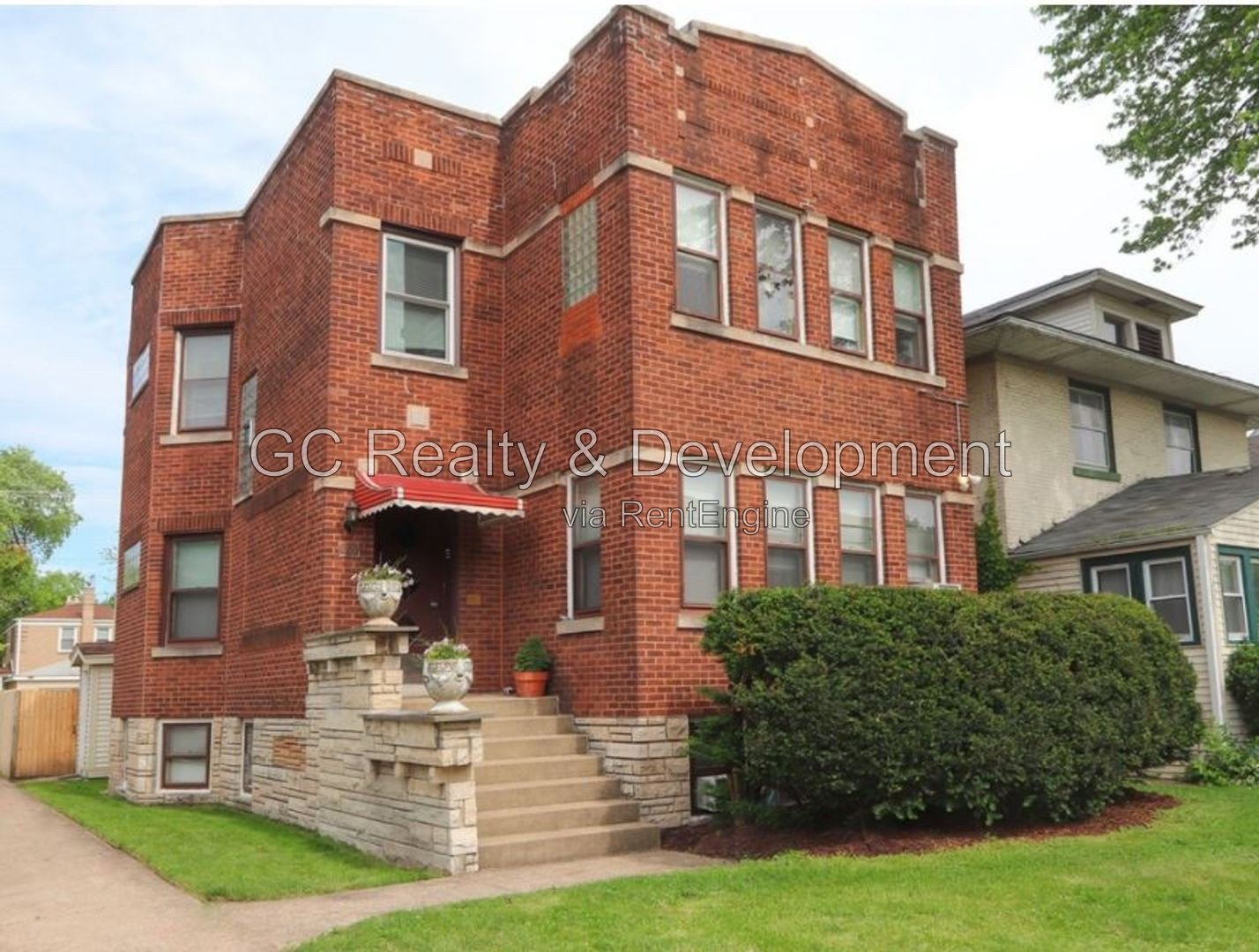 ***FOREST PARK / 1 BDRM / APPLIANCE INLC / TENANT PAYS ELECTRIC ONLY / LAUNDRY IN BUILDING*** property image