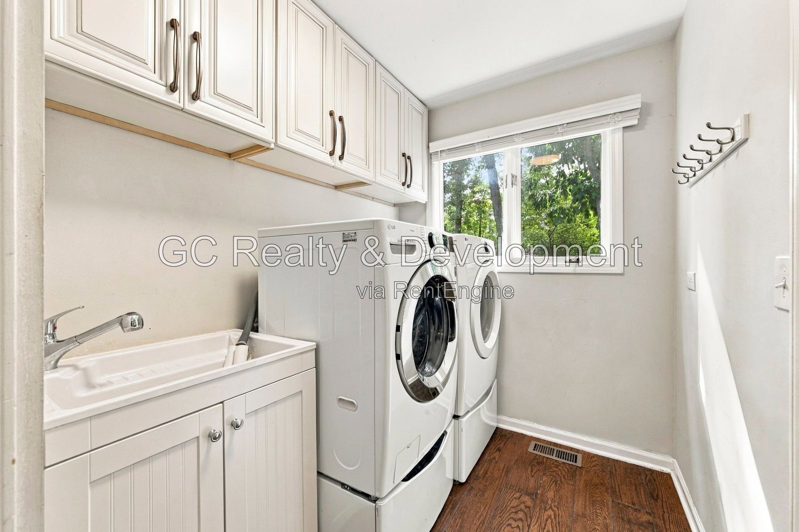 *** 10/15 MOVE-IN SPECIAL: ½ OFF 2ND MONTH’S RENT / UPDATED 4BR / FINISHED BASEMENT / LARGE YARD / 2-CAR GARAGE *** property image