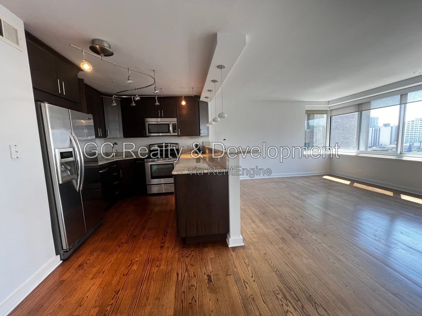 *** COMING SOON 10/15/2026 / GOLD COAST LOCATION / CITYSCAPE VIEWS / STUDIO CONDO / 24 HR DOOR PERSON / SUNDECK *** property image
