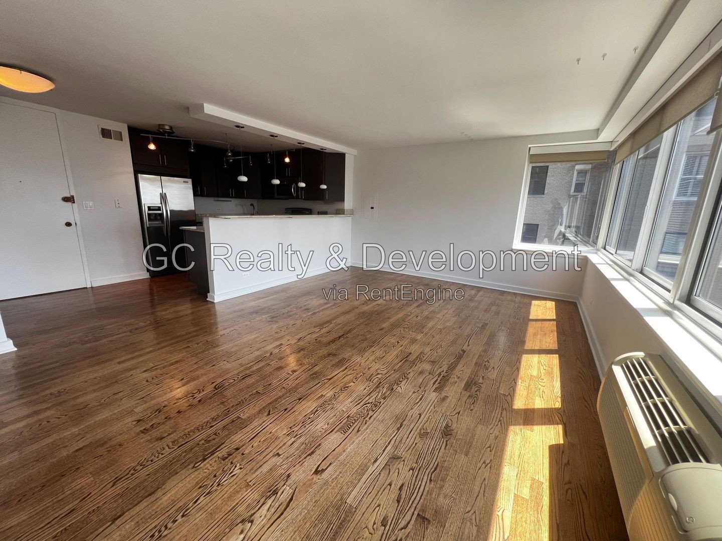*** COMING SOON 10/15/2026 / GOLD COAST LOCATION / CITYSCAPE VIEWS / STUDIO CONDO / 24 HR DOOR PERSON / SUNDECK *** property image