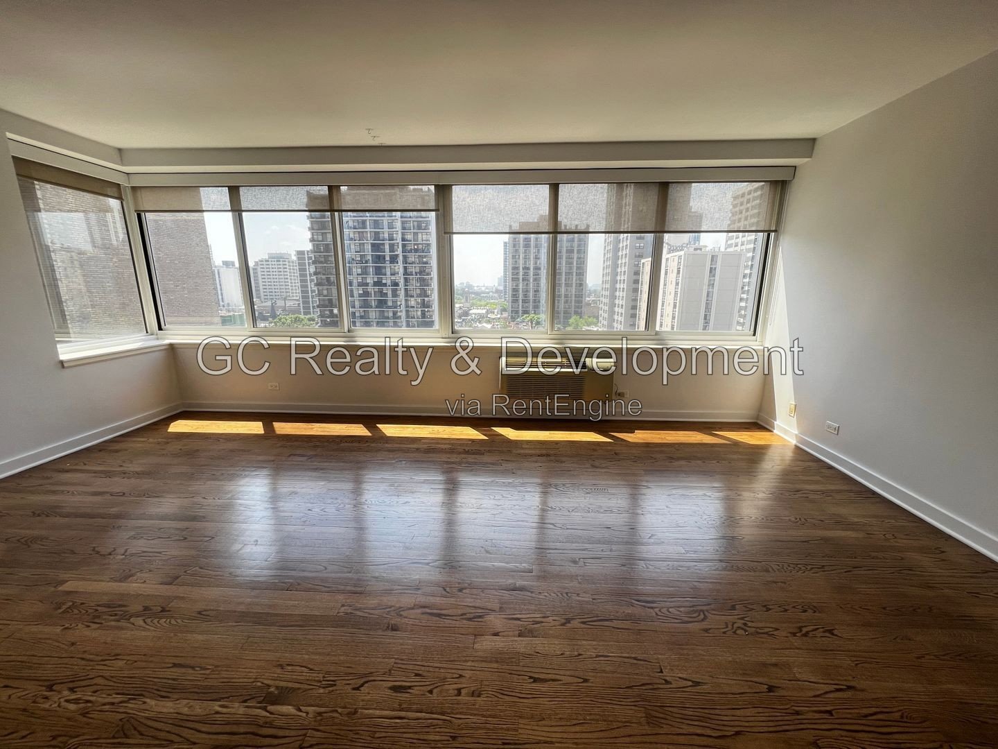 *** COMING SOON 10/15/2026 / GOLD COAST LOCATION / CITYSCAPE VIEWS / STUDIO CONDO / 24 HR DOOR PERSON / SUNDECK *** property image