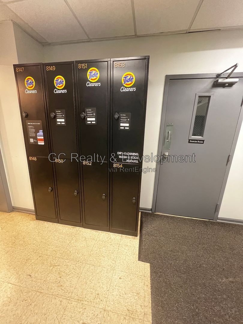 *** COMING SOON 10/15/2026 / GOLD COAST LOCATION / CITYSCAPE VIEWS / STUDIO CONDO / 24 HR DOOR PERSON / SUNDECK *** property image