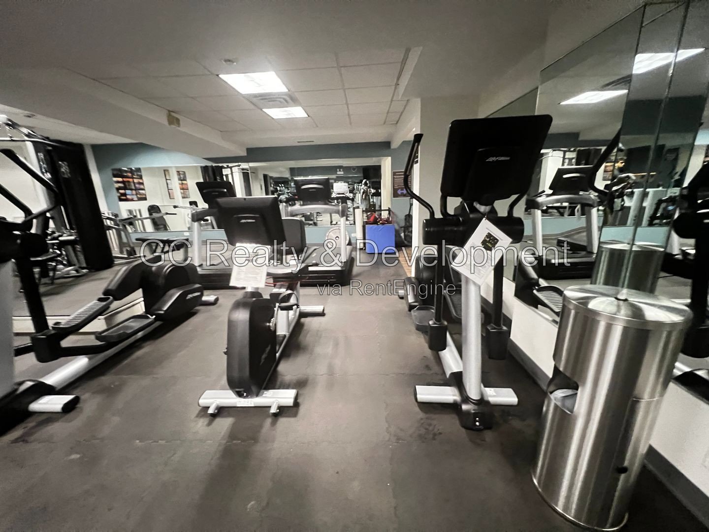 *** COMING SOON 10/15/2026 / GOLD COAST LOCATION / CITYSCAPE VIEWS / STUDIO CONDO / 24 HR DOOR PERSON / SUNDECK *** property image