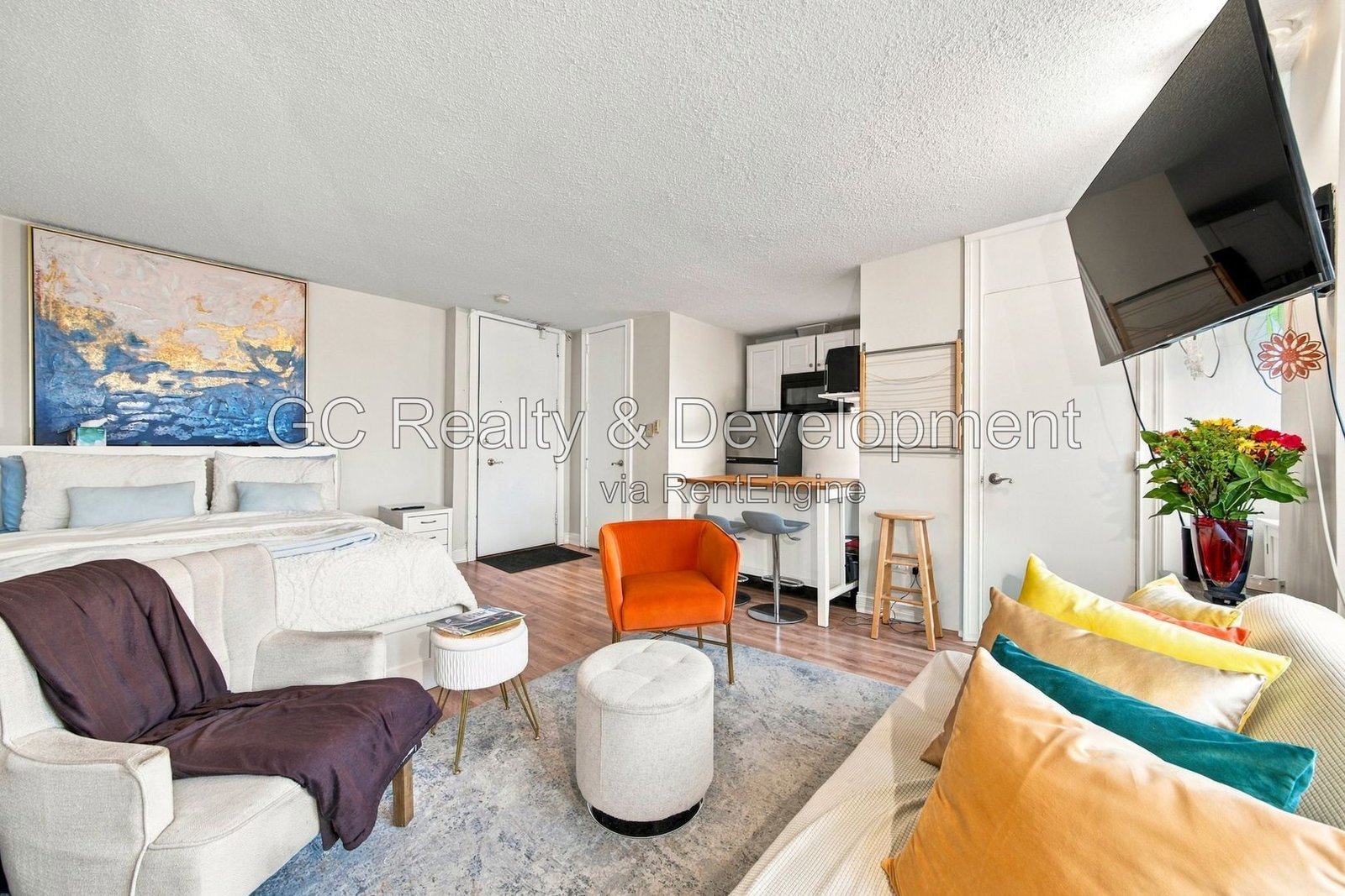 *** COMING SOON 10/15/2026 / RECENTLY UPDATED STUDIO / PARKING AVAILABLE / ON-SITE LAUNDRY / PAY ELECTRIC ONLY *** property image
