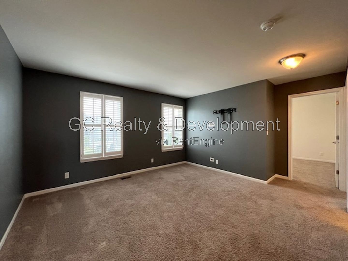*** SOUTH ELGIN 4 BDRM -3.5 BTH / ST CHARLES SCHOOL DIST. / 3 CAR ATTACHED GARAGE *** property image