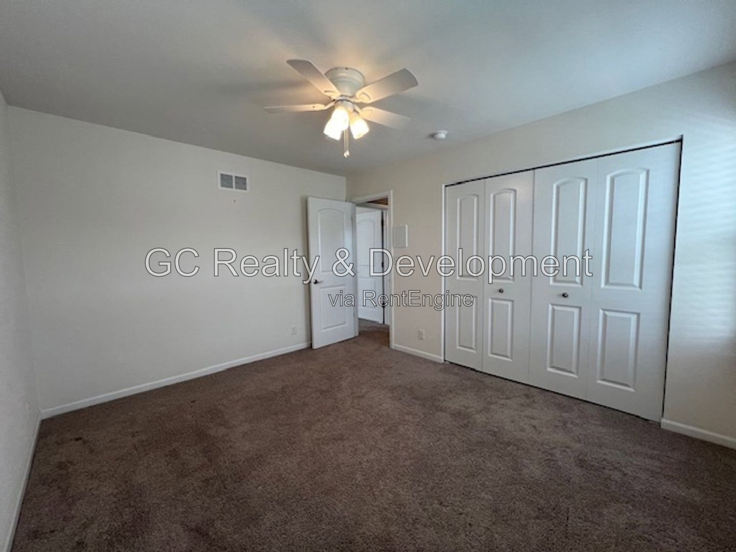 *** SOUTH ELGIN 4 BDRM -3.5 BTH / ST CHARLES SCHOOL DIST. / 3 CAR ATTACHED GARAGE *** property image