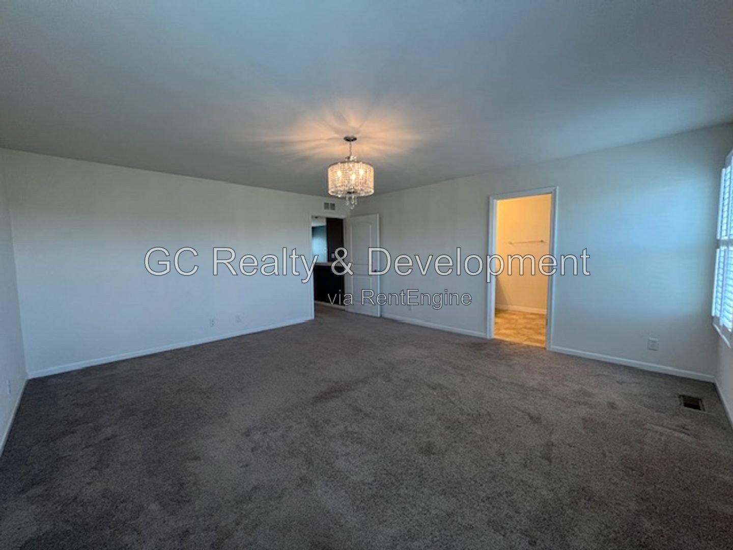 *** SOUTH ELGIN 4 BDRM -3.5 BTH / ST CHARLES SCHOOL DIST. / 3 CAR ATTACHED GARAGE *** property image