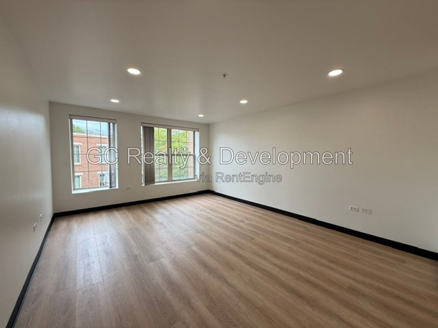 *** RECENTLY UPDATED 2BR - 2BA / CENTRAL AIR / IN-UNIT LAUNDRY / GARAGE / SUNROOM / POOL ACCESS *** property image