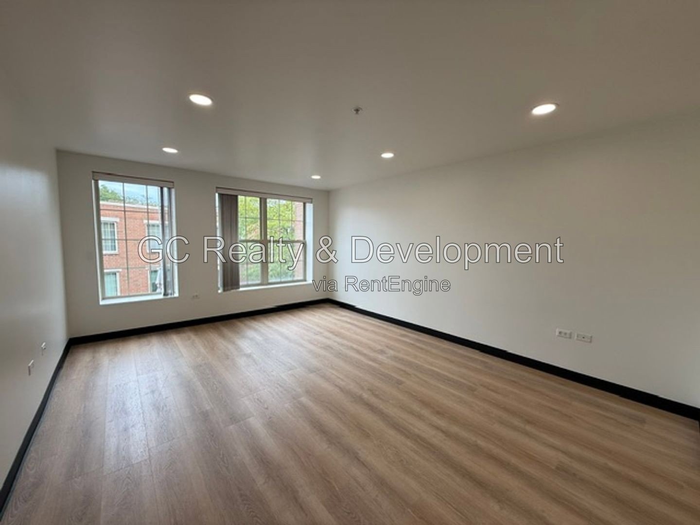 *** RECENTLY UPDATED 2BR - 2BA / CENTRAL AIR / IN-UNIT LAUNDRY / GARAGE / SUNROOM / POOL ACCESS *** property image