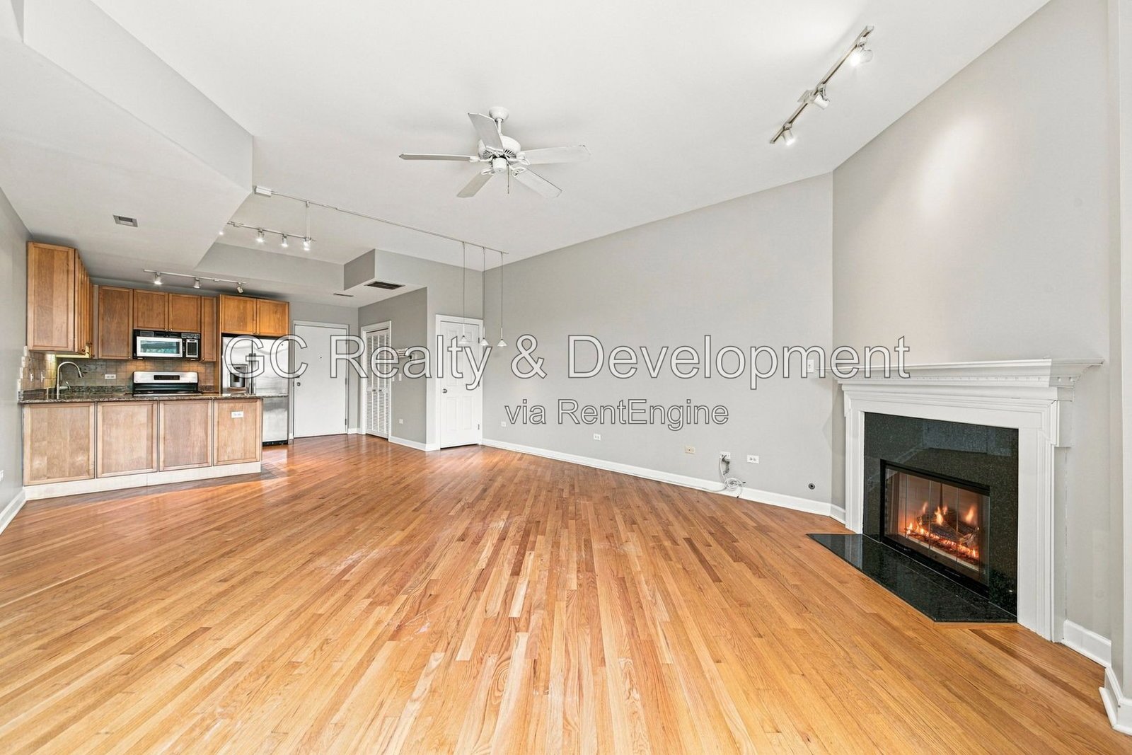 *** Spacious 3-Bedroom, 2-Bath Lincoln Park Condo with Private Rooftop Deck, Balcony & Parking *** property image