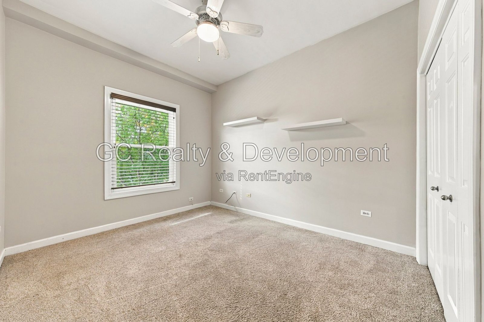 *** Spacious 3-Bedroom, 2-Bath Lincoln Park Condo with Private Rooftop Deck, Balcony & Parking *** property image