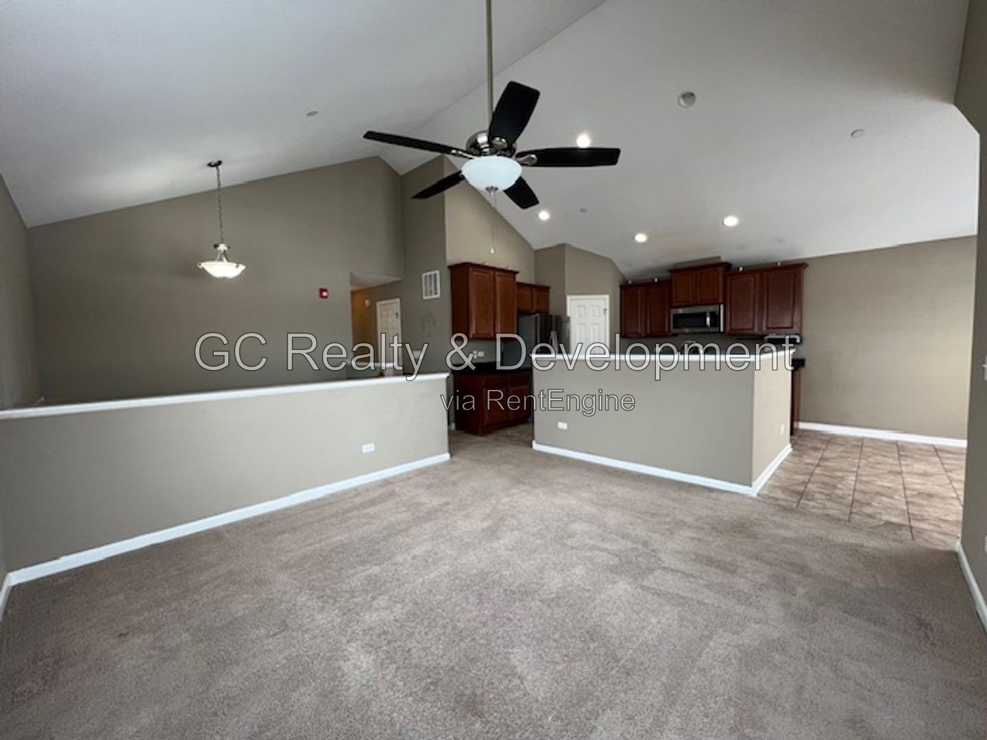 *** END UNIT TOWNHOUSE / W&D IN UNIT / PET FRIENDLY / SHOPPING NEARBY *** property image