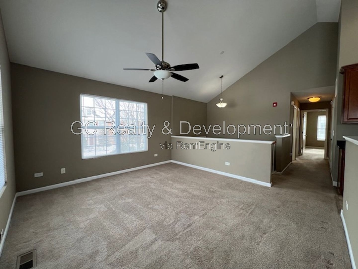 *** END UNIT TOWNHOUSE / W&D IN UNIT / PET FRIENDLY / SHOPPING NEARBY *** property image