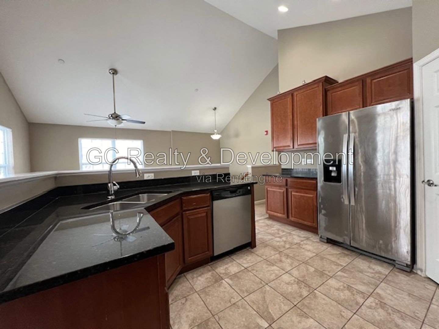 *** END UNIT TOWNHOUSE / W&D IN UNIT / PET FRIENDLY / SHOPPING NEARBY *** property image