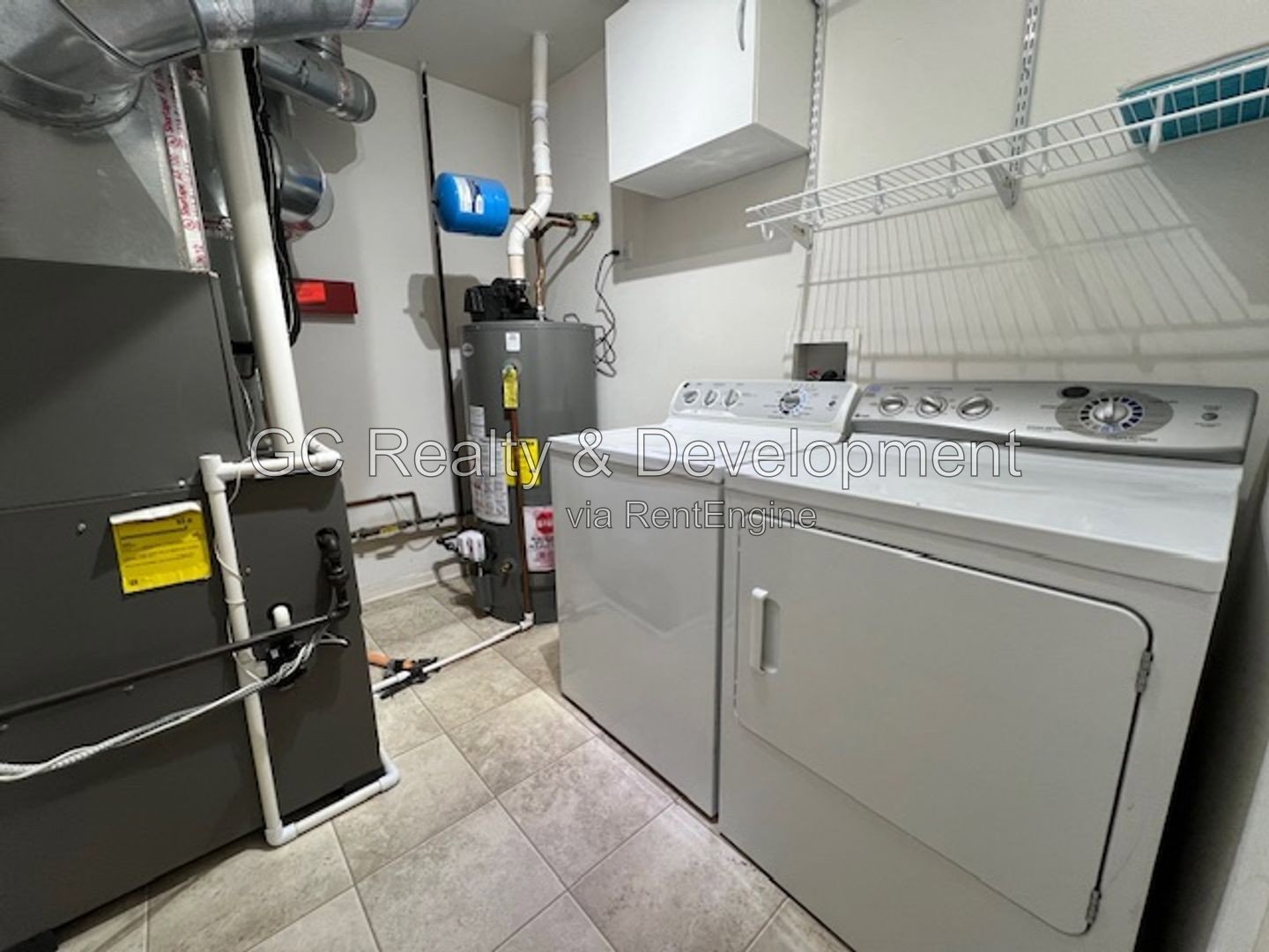 *** END UNIT TOWNHOUSE / W&D IN UNIT / PET FRIENDLY / SHOPPING NEARBY *** property image
