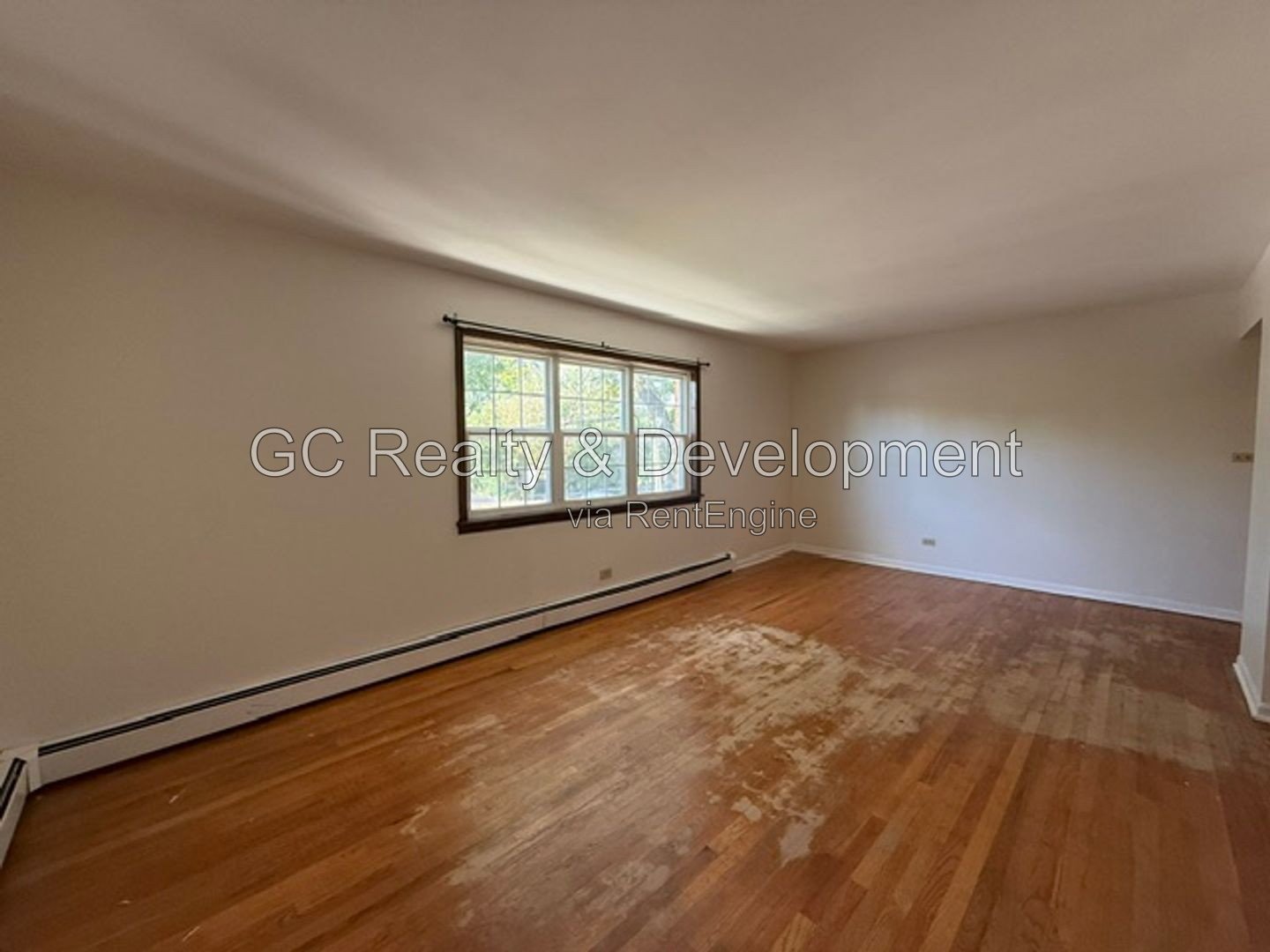 *** 2 BDRM / ONLY PAY ELECTRIC / COMMON AREA LAUNDRY / 2 PARKING INCL *** property image