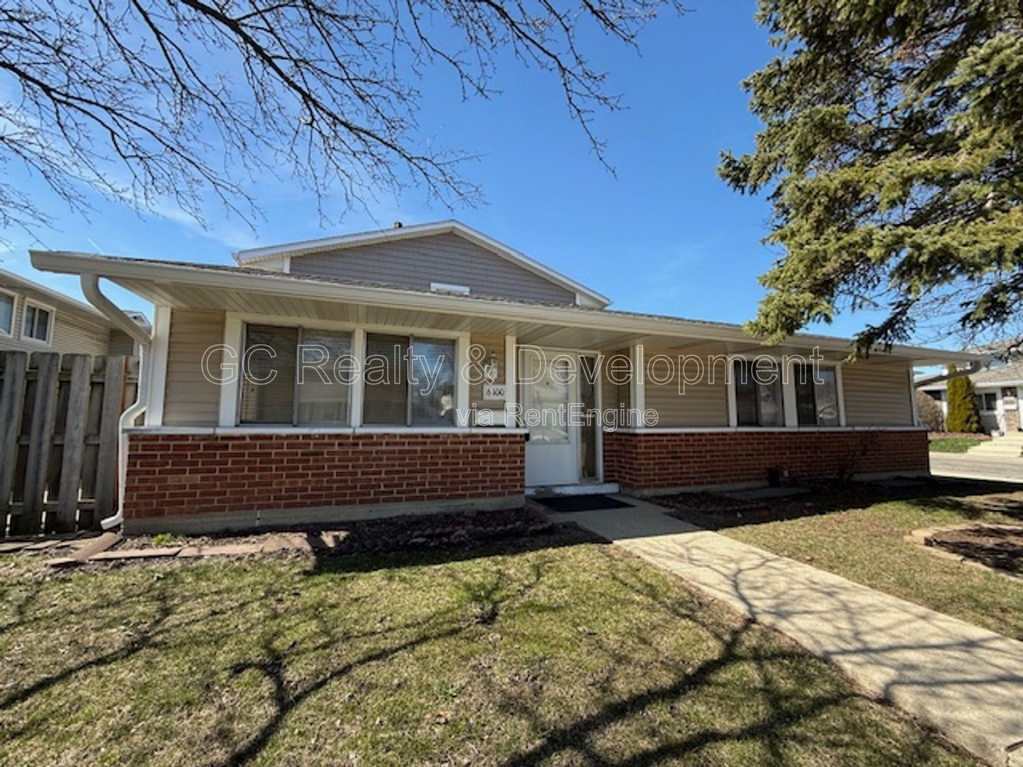 *** COMING SOON 11/01/26! / 2 BDRM / ATTACHED GARAGE / IN UNIT LAUNDRY / SCHOOL DISTRICT 108 *** property image