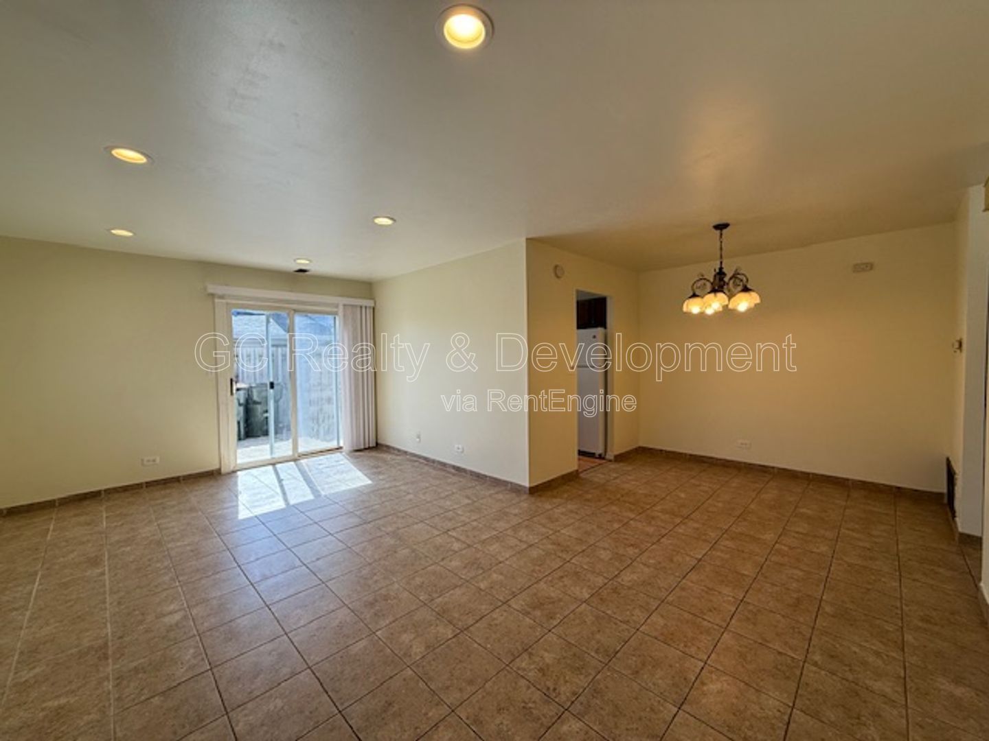 *** COMING SOON 11/01/26! / 2 BDRM / ATTACHED GARAGE / IN UNIT LAUNDRY / SCHOOL DISTRICT 108 *** property image