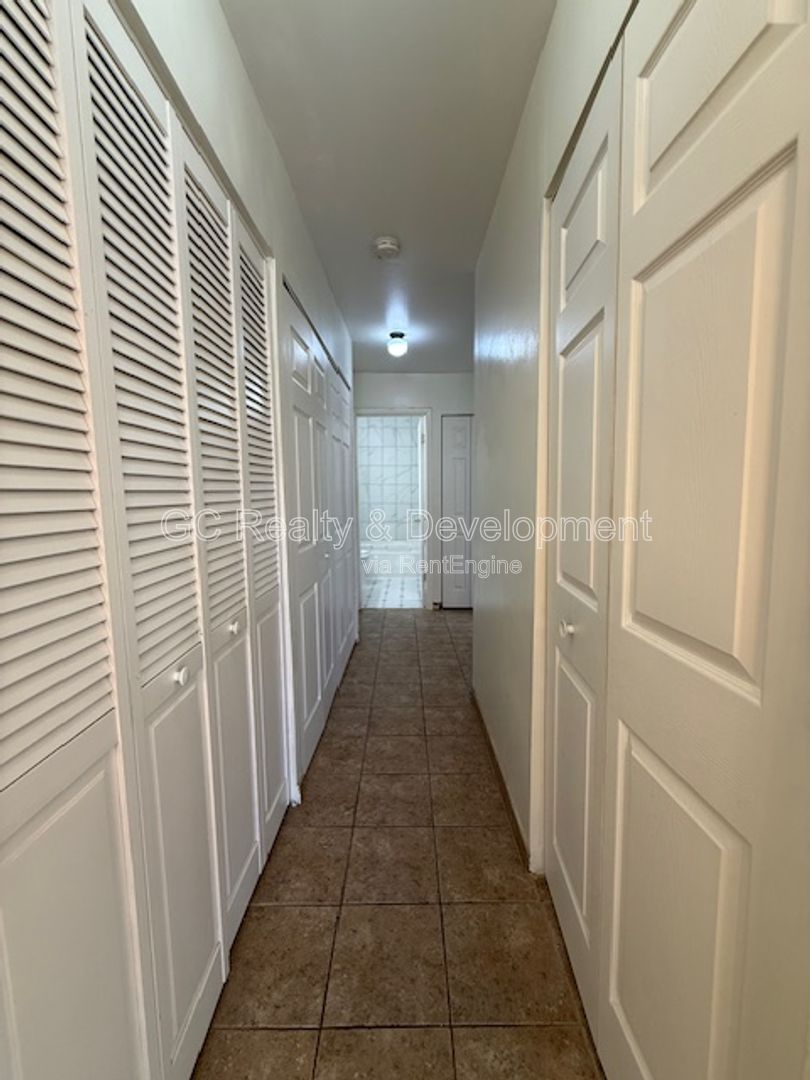 *** COMING SOON 11/01/26! / 2 BDRM / ATTACHED GARAGE / IN UNIT LAUNDRY / SCHOOL DISTRICT 108 *** property image