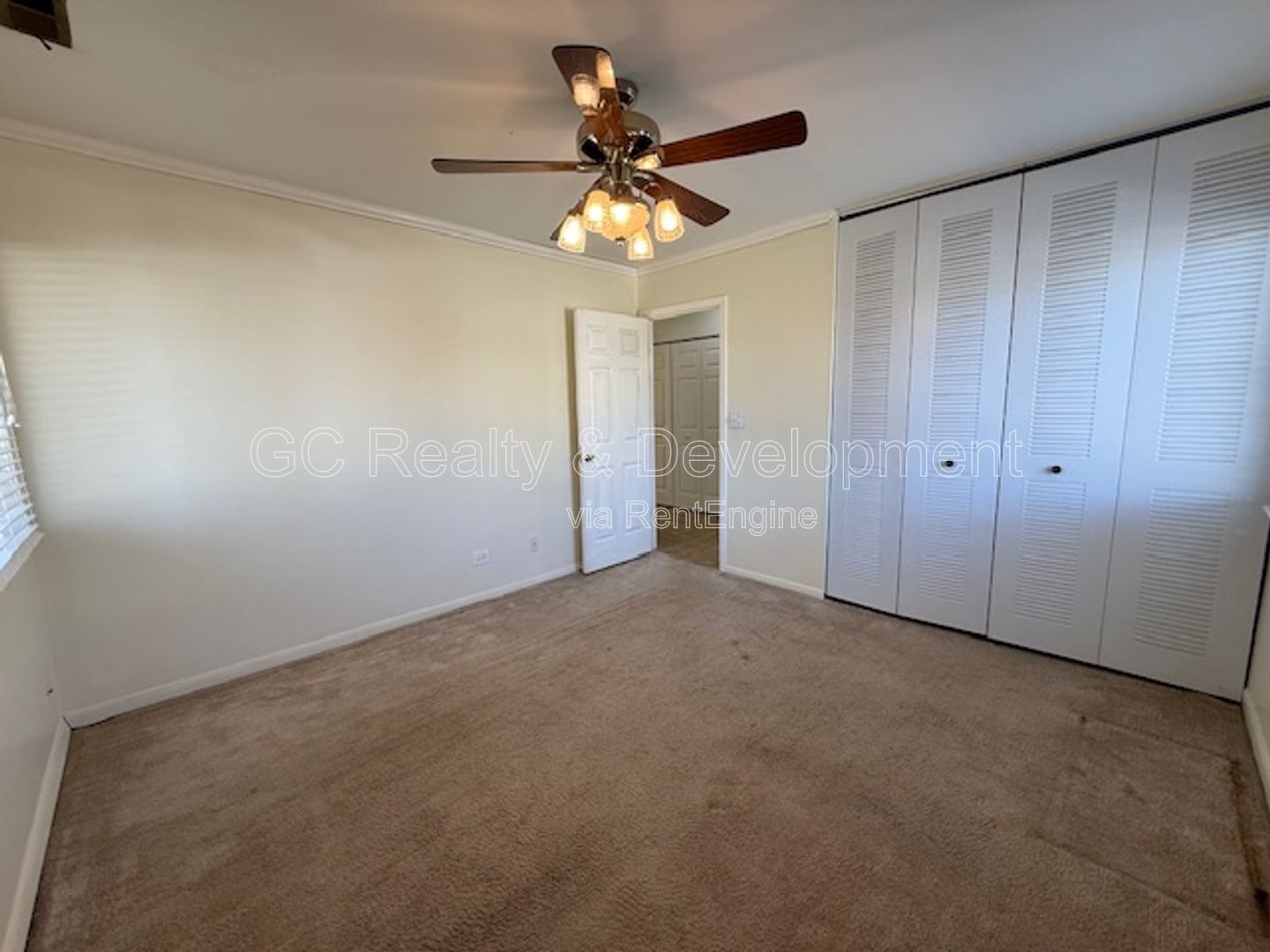 *** COMING SOON 11/01/26! / 2 BDRM / ATTACHED GARAGE / IN UNIT LAUNDRY / SCHOOL DISTRICT 108 *** property image
