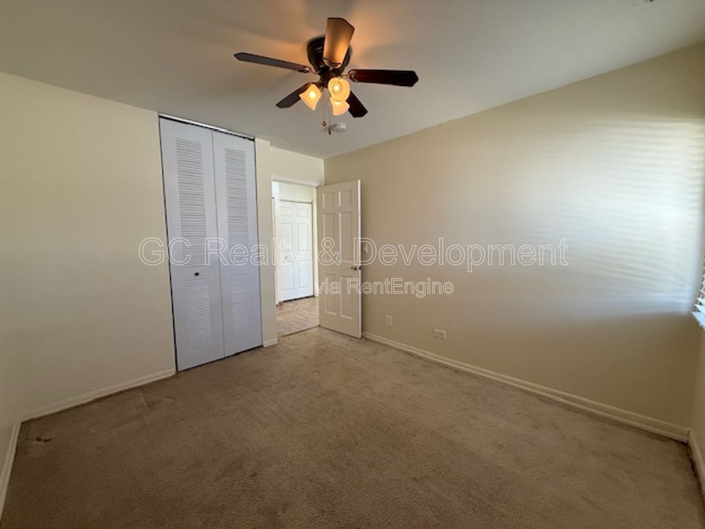 *** COMING SOON 11/01/26! / 2 BDRM / ATTACHED GARAGE / IN UNIT LAUNDRY / SCHOOL DISTRICT 108 *** property image