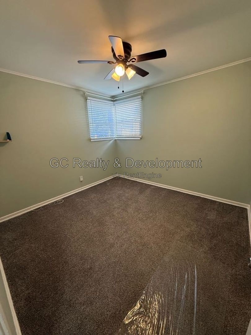 *** 2BR - 1BA / SS APPLIANCES / IN-UNIT LAUNDRY / GARAGE / LRG SUNROOM *** property image
