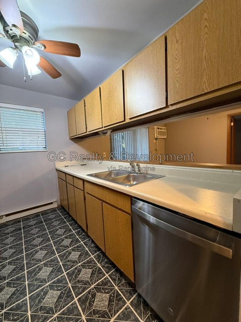 *** 2BR - 1BA / SS APPLIANCES / IN-UNIT LAUNDRY / STORAGE UNIT / ONLY PAY ELECTRIC *** property image