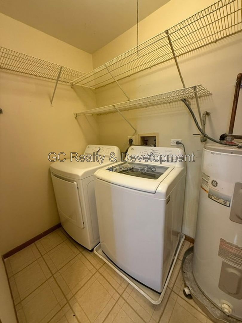 *** 2BR - 1BA / SS APPLIANCES / IN-UNIT LAUNDRY / STORAGE UNIT / ONLY PAY ELECTRIC *** property image