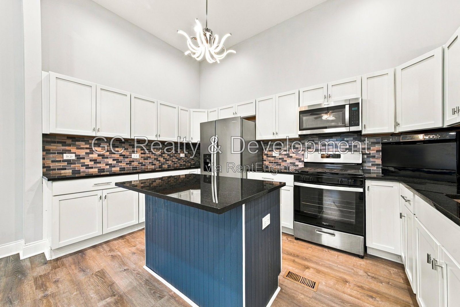 *** GUT REHAB 2 STORY 3BR - 3BA / SS APPLIANCES / IN-UNIT LAUNDRY / PET FRIENDLY *** property image