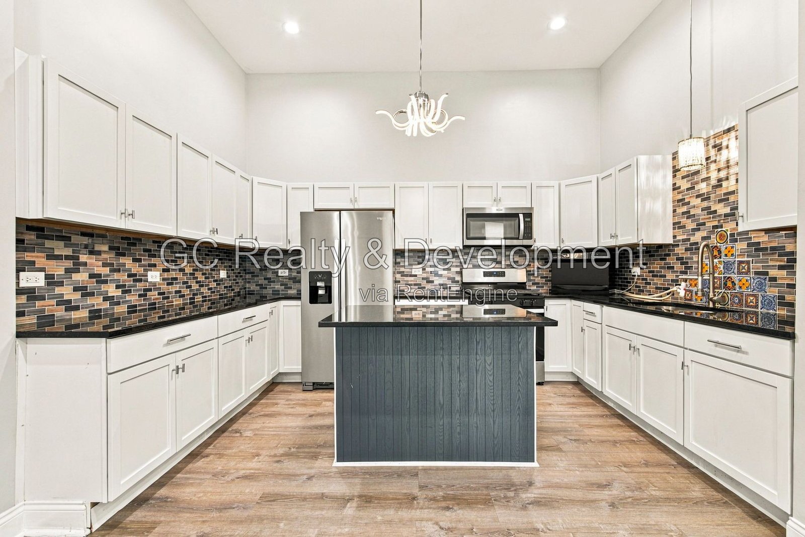 *** GUT REHAB 2 STORY 3BR - 3BA / SS APPLIANCES / IN-UNIT LAUNDRY / PET FRIENDLY *** property image