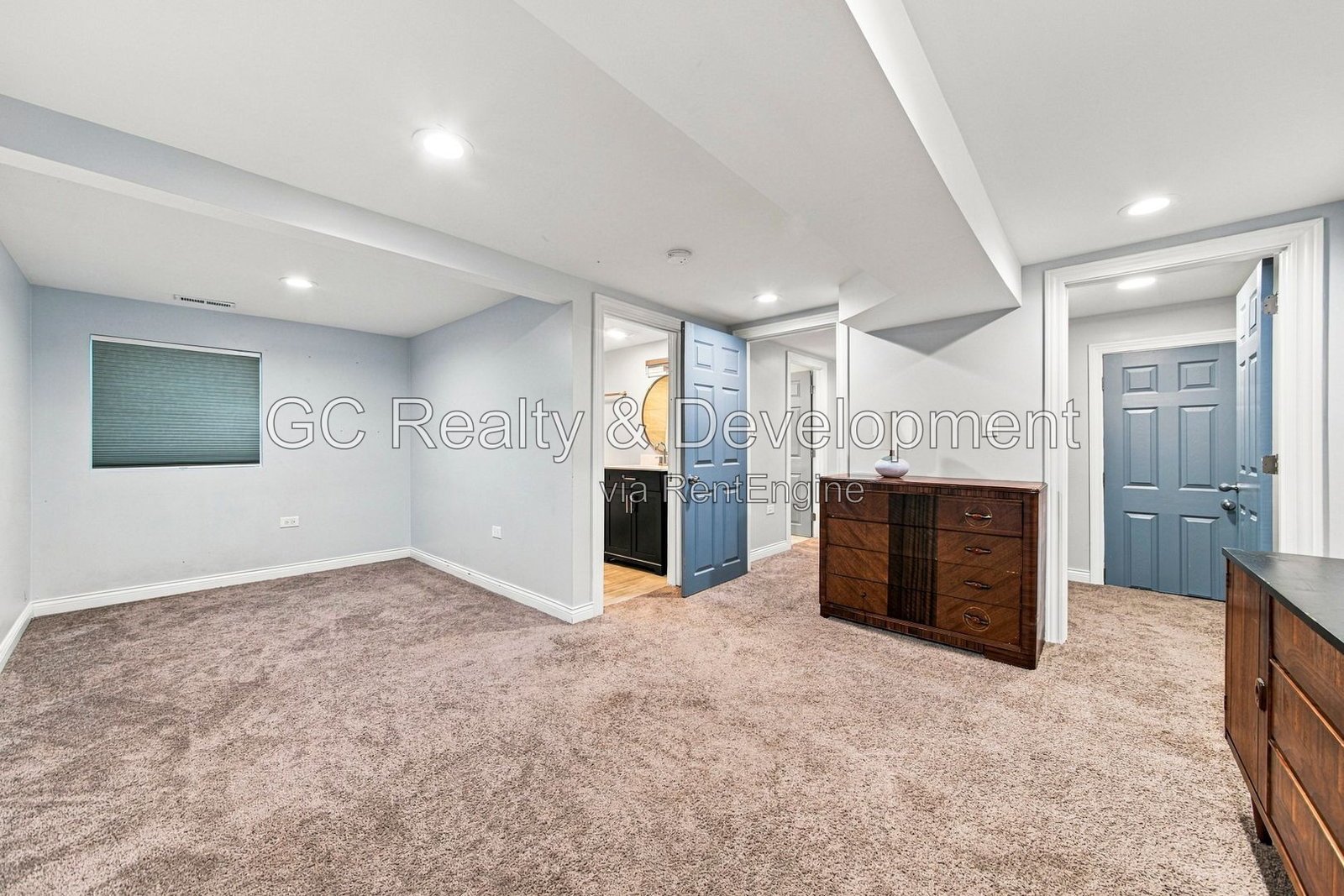 *** GUT REHAB 2 STORY 3BR - 3BA / SS APPLIANCES / IN-UNIT LAUNDRY / PET FRIENDLY *** property image