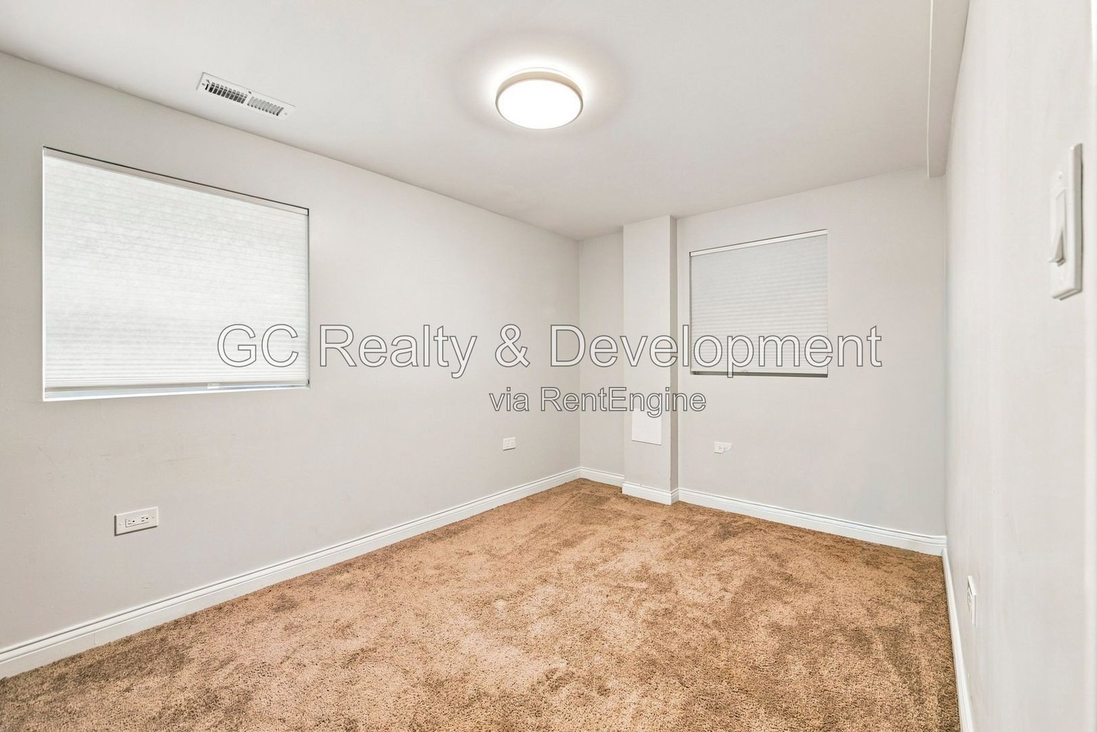*** GUT REHAB 2 STORY 3BR - 3BA / SS APPLIANCES / IN-UNIT LAUNDRY / PET FRIENDLY *** property image