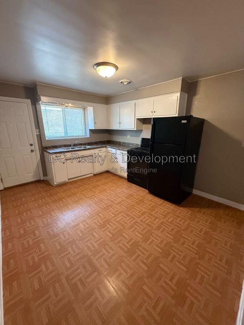 *** 2BR - 1BA / KITCHEN APPL INCL / ONLY PAY GAS & ELECTRIC *** property image