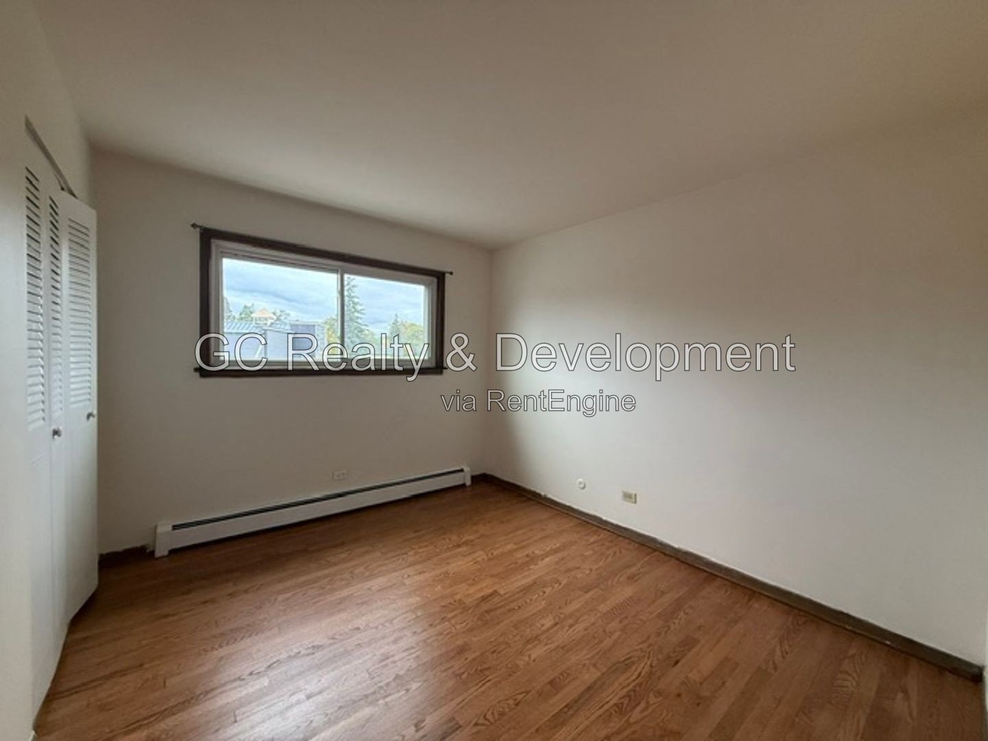 *** 2 BDRM / ONLY PAY ELECTRIC / COMMON AREA LAUNDRY / 2 PARKING INCL *** property image