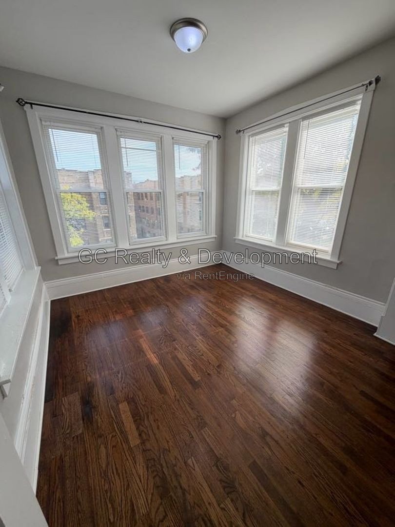 *** 3BR-2BA / CENTRAL AIR / ON-SITE LAUNDRY / PARKING AVAIL / PET FRIENDLY / SUNROOM *** property image