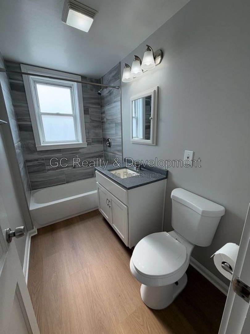 *** 3BR-2BA / CENTRAL AIR / ON-SITE LAUNDRY / PARKING AVAIL / PET FRIENDLY / SUNROOM *** property image